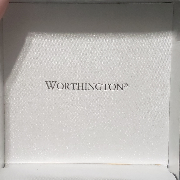 Worthington NIB Victorian Style Green Crystal Pin - Picture 4 of 10